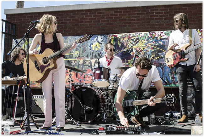 Zoë Nutt and her band, The Union